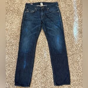 True Religion Bobby Jeans
Straight fit
Measurements:32x32